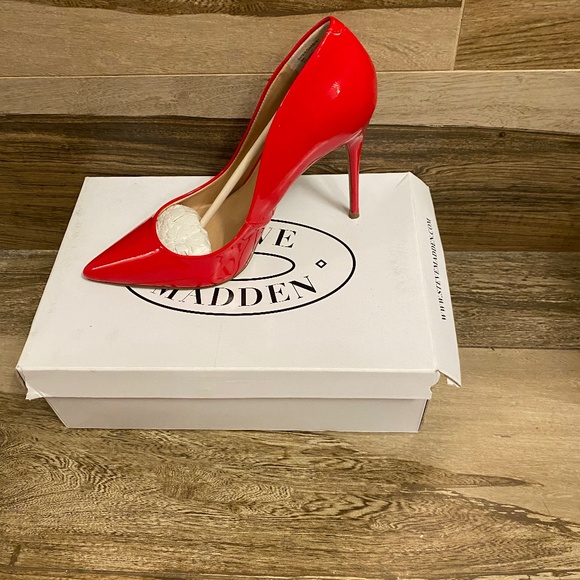 Steve Madden Red Stilettos - Picture 1 of 10